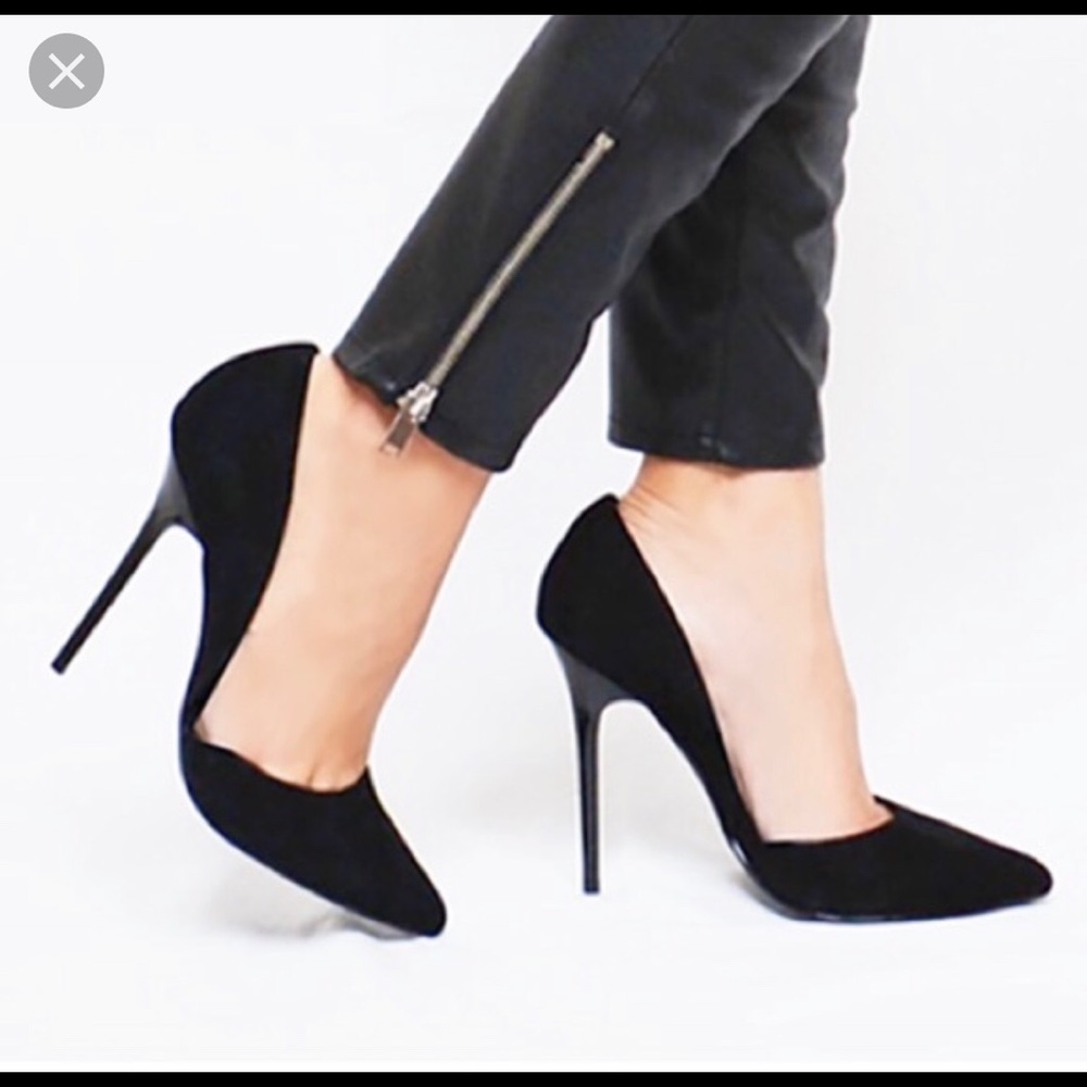 Steve Madden black suede Varsityy pump